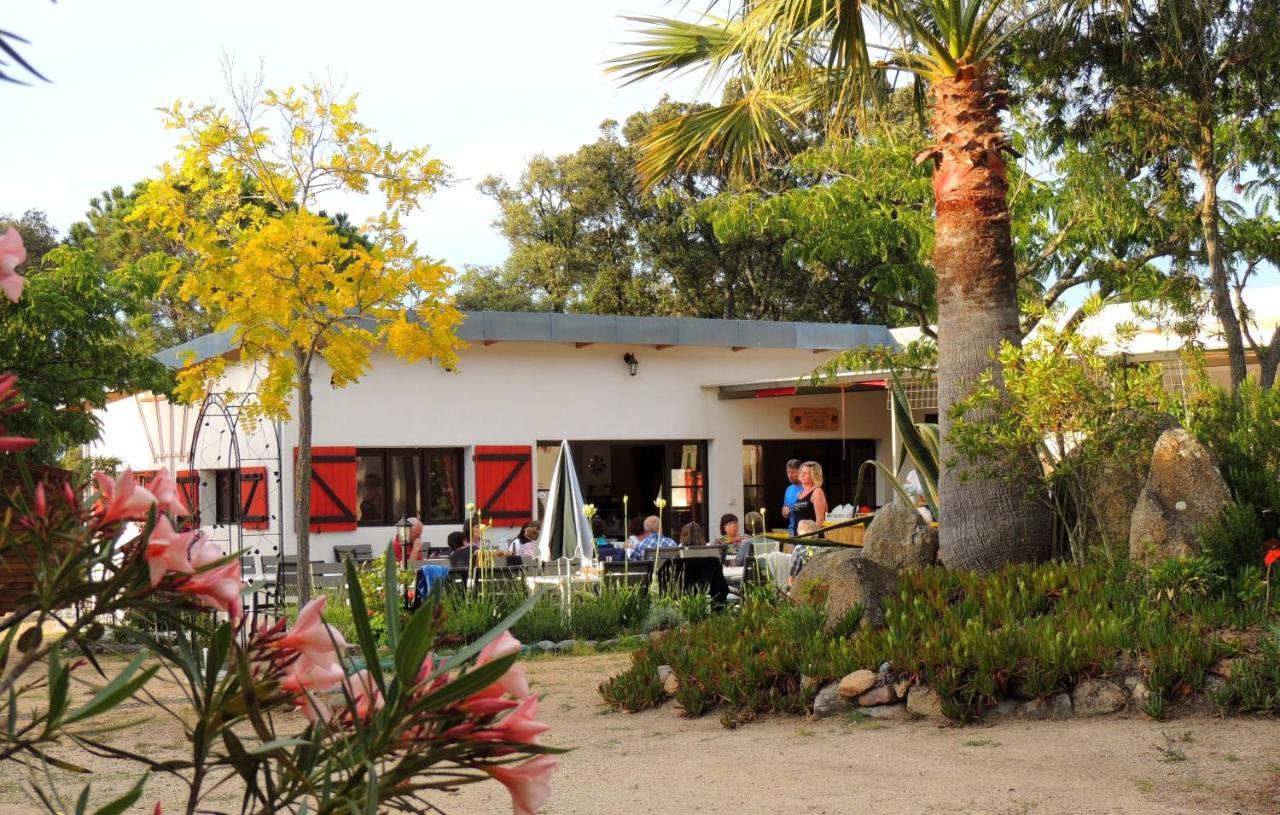 Feriendorf La Mora Calvi  Luaran gambar