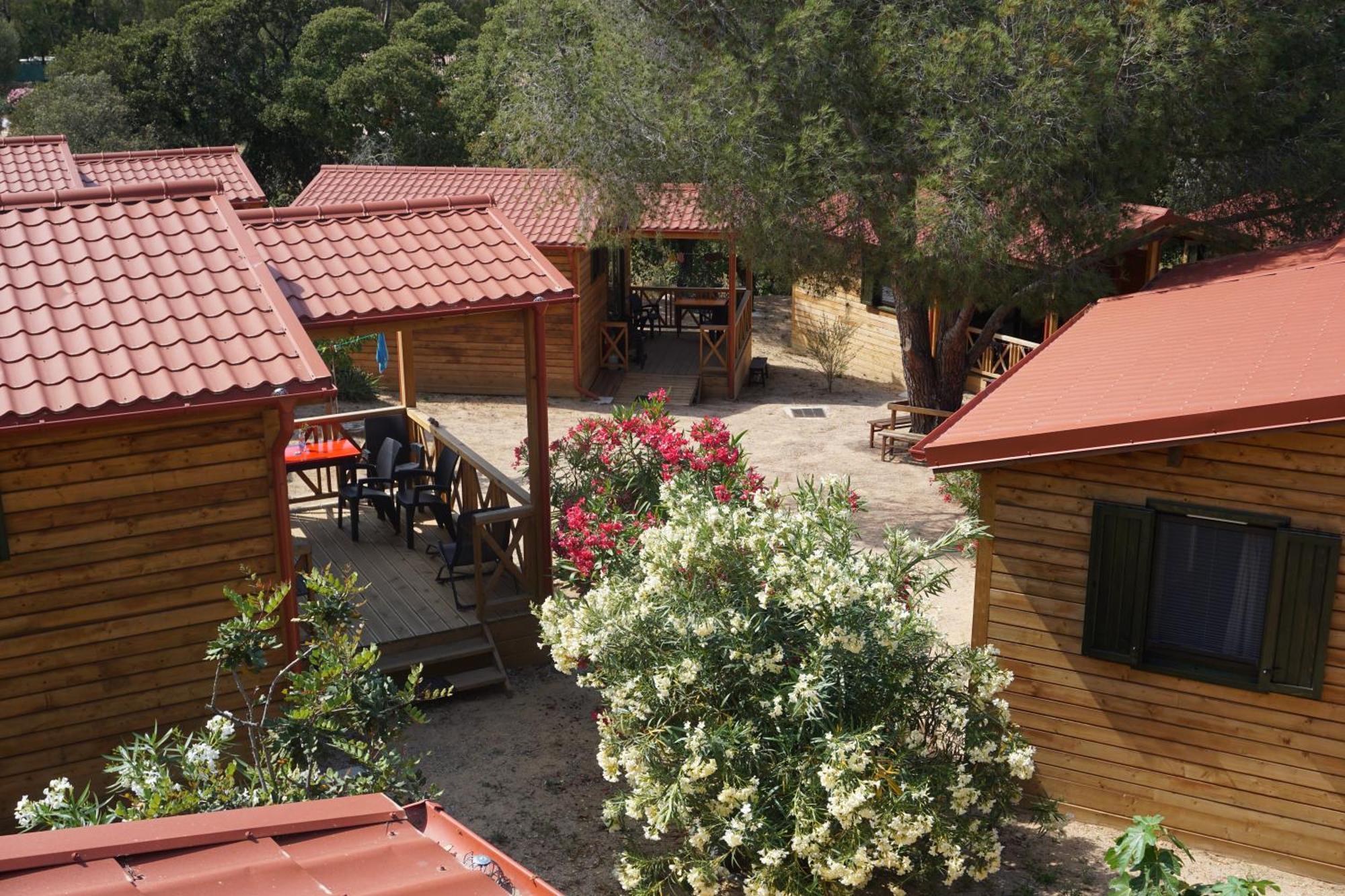 Feriendorf La Mora Calvi  Luaran gambar