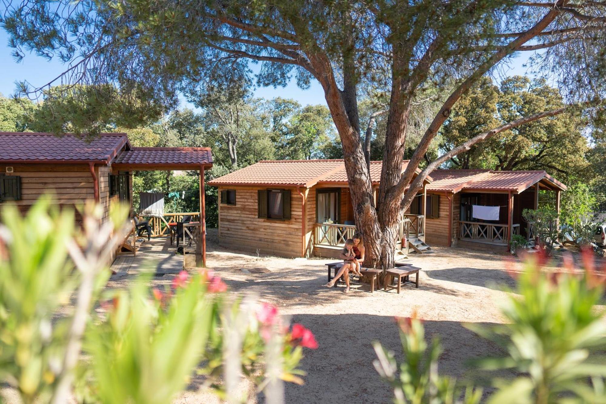 Feriendorf La Mora Calvi  Luaran gambar